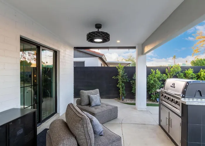 The Sundancer Custom Retreat Holiday home *